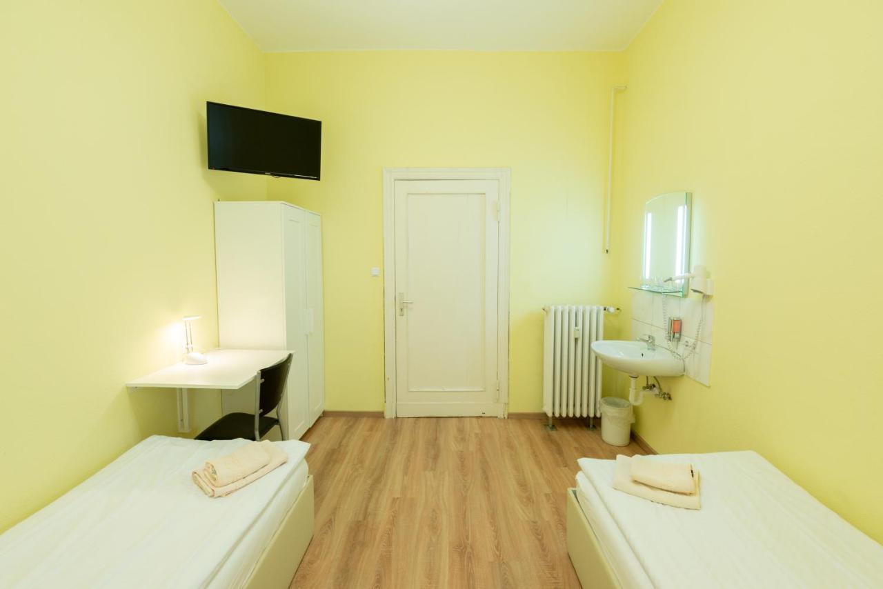 Hotel Pension Dahlem Берлин Экстерьер фото