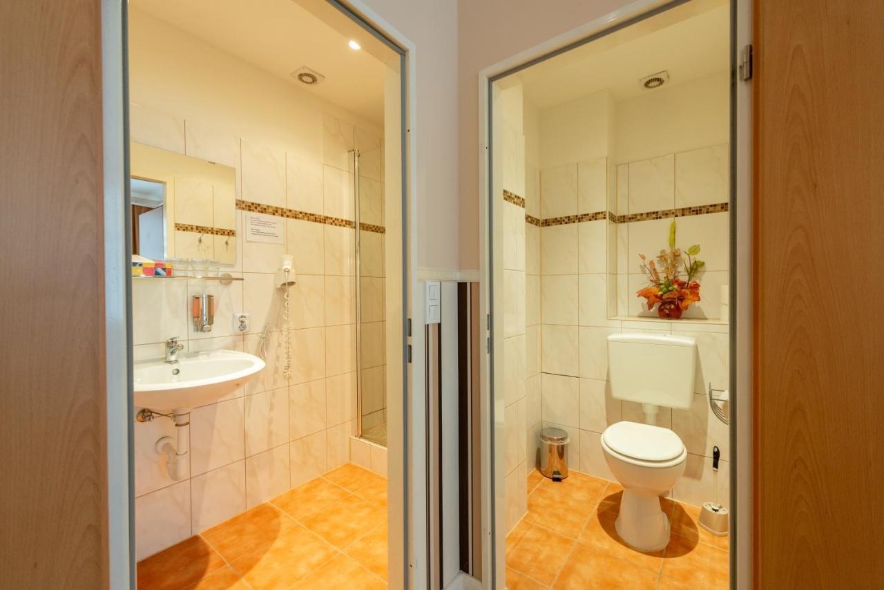 Hotel Pension Dahlem Берлин Экстерьер фото